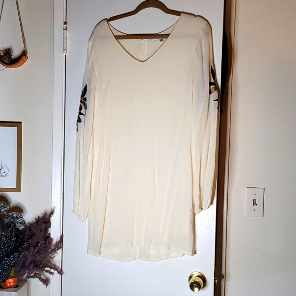 Guess Floral White Embroidered Vneck Dress Long Sleeve Small